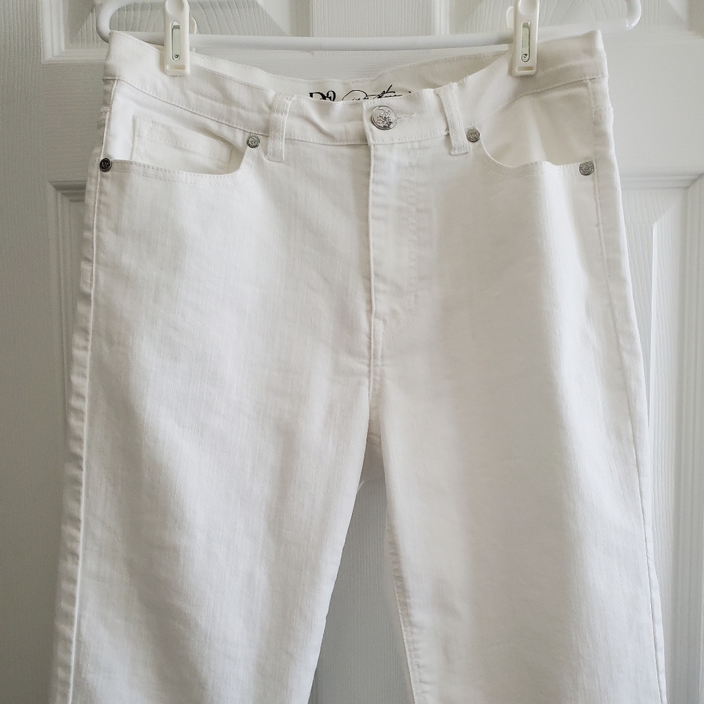 DG2 Diane Gilman Womens Bermuda Jean Shorts white
